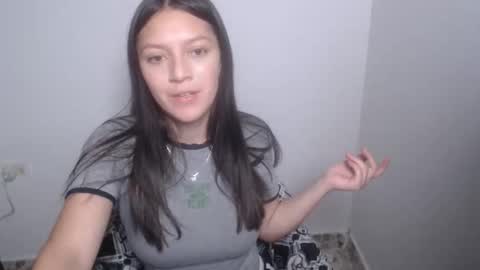 Snapshot of evangeline_petite chatting on May 27, 2:19 am eva online show from May 27, 2:19 am