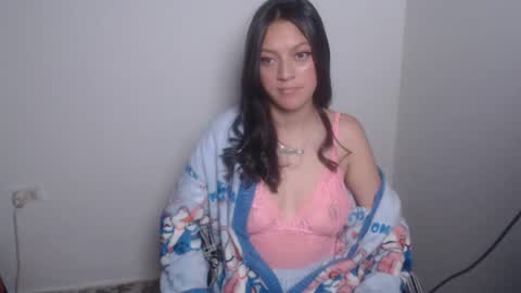 Snapshot of evangeline_petite chatting on May 29, 10:19 pm eva online show from May 29, 10:19 pm