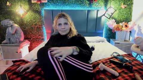  Evangelyne  online show from March 8, 2:04 am