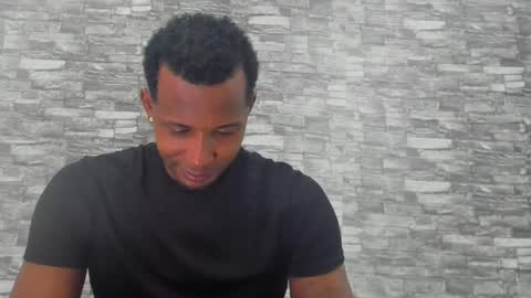 Snapshot of evans_jhones chatting on September 22, 1:07 am EVANS online show from September 22, 1:07 am