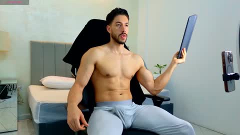 E V A N S online show from May 11, 12:49 am
