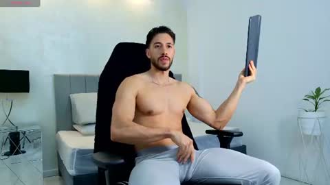 E V A N S online show from June 15, 12:46 am