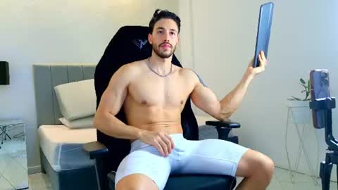 E V A N S online show from July 12, 1:29 am