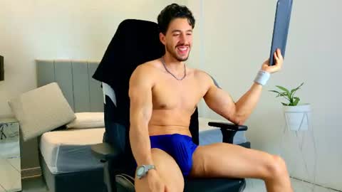 E V A N S online show from July 28, 1:01 am