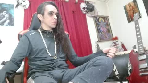 evans_xy online show from April 22, 1:41 am