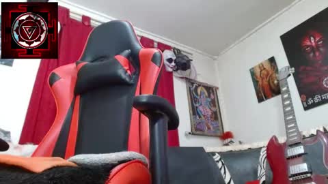 Snapshot of evans_xy chatting on May 16, 2:30 am evans_xy online show from May 16, 2:30 am