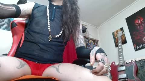Snapshot of evans_xy chatting on May 28, 1:58 am evans_xy online show from May 28, 1:58 am