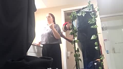 evanschris2048 online show from October 8, 1:14 am