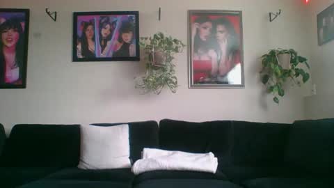 evanschris2048 online show from December 4, 7:33 pm