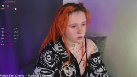 Snapshot of evaredmooon chatting on September 25, 10:52 am Moon online show from September 25, 10:52 am