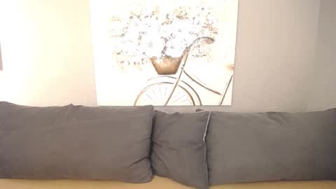 Snapshot of evarey_ chatting on September 12, 4:23 am Adelina online show from September 12, 4:23 am