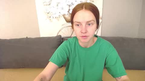 Snapshot of evarey_ chatting on September 15, 4:12 am Adelina online show from September 15, 4:12 am