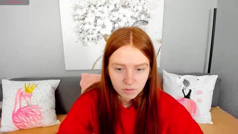 Snapshot of evarey_ chatting on November 25, 6:24 am Adelina online show from November 25, 6:24 am