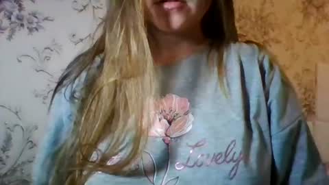 evasapples2026 online show from June 29, 8:31 pm