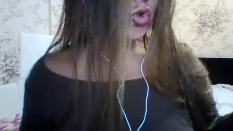 evasapples2026 online show from July 2, 9:10 pm