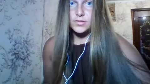 evasapples2026 online show from July 18, 5:28 pm