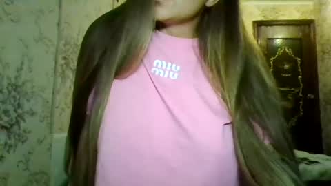 evasapples2026 online show from July 21, 9:39 pm