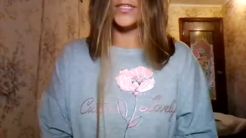 evasapples2026 online show from July 26, 4:25 pm