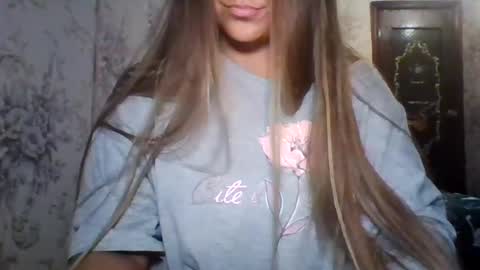 evasapples2026 online show from July 29, 8:40 pm