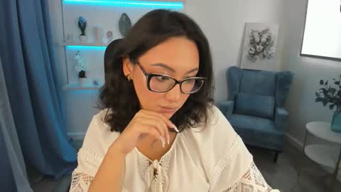 Snapshot of evasarazardje chatting on October 6, 4:10 am evasarazardje online show from October 6, 4:10 am