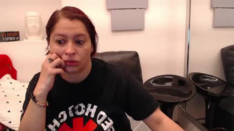 Snapshot of evatwiss chatting on June 9, 11:33 am Eva Twiss online show from June 9, 11:33 am