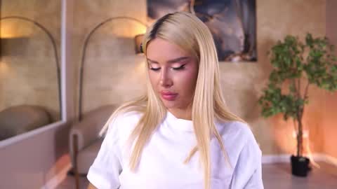 Eva online show from March 13, 8:48 pm