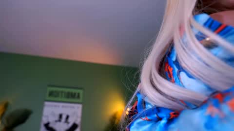 Eva online show from April 25, 1:41 pm