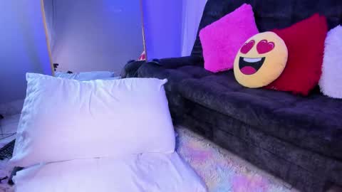 Snapshot of eve__queen chatting on February 12, 9:04 am Eva Queen online show from February 12, 9:04 am