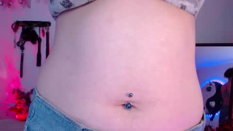 Eve Blue  friends. IG eve blue77 TW EveBlue 1 OF eveblue7 online show from November 10, 12:31 am