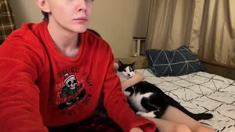 Snapshot of eveandrobert chatting on January 20, 2:11 am EveRobert online show from January 20, 2:11 am