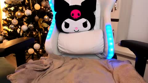 eveeevian online show from December 23, 10:42 am