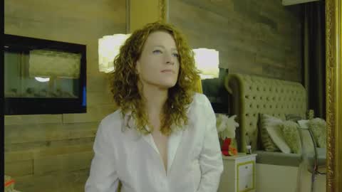 EveHamilton online show from December 6, 2:35 am