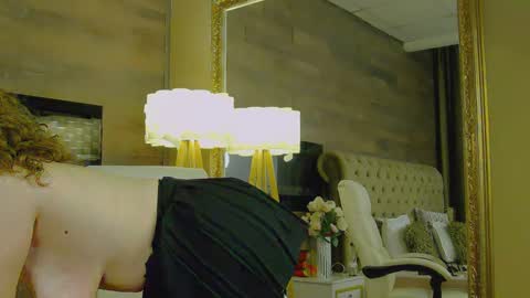 EveHamilton online show from February 2, 11:11 pm