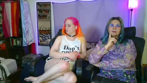 Snapshot of evelan123 chatting on May 22, 6:13 pm Chulal online show from May 22, 6:13 pm