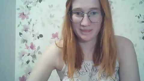 Snapshot of eveliina_shy chatting on May 7, 4:45 pm Evelina online show from May 7, 4:45 pm