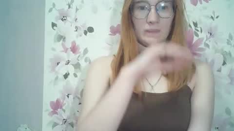 Snapshot of eveliina_shy chatting on May 9, 4:01 pm Evelina online show from May 9, 4:01 pm