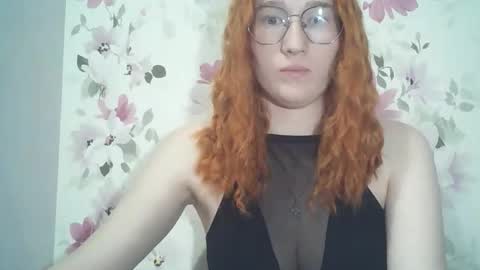 Snapshot of eveliina_shy chatting on May 11, 4:04 pm Evelina online show from May 11, 4:04 pm