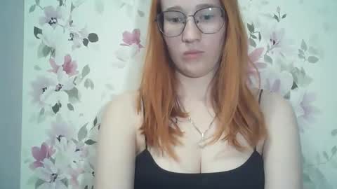 Snapshot of eveliina_shy chatting on May 21, 3:41 pm Evelina online show from May 21, 3:41 pm
