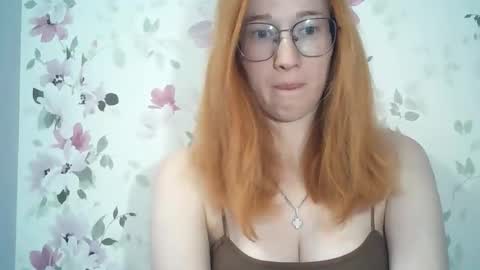 Snapshot of eveliina_shy chatting on June 1, 10:28 am Evelina online show from June 1, 10:28 am