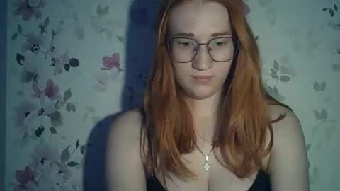 Snapshot of eveliina_shy chatting on June 9, 4:18 pm Evelina online show from June 9, 4:18 pm