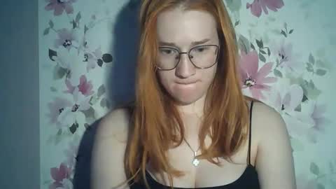 Snapshot of eveliina_shy chatting on June 10, 4:28 pm Evelina online show from June 10, 4:28 pm