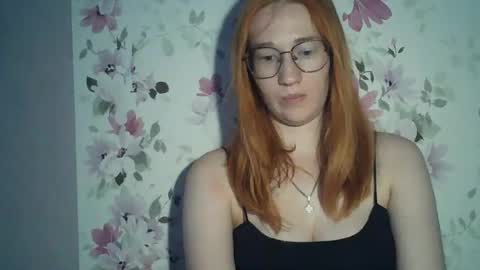 Snapshot of eveliina_shy chatting on June 12, 3:22 pm Evelina online show from June 12, 3:22 pm