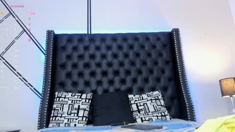 Snapshot of evelin_diaz_ chatting on January 6, 3:51 pm Evelin online show from January 6, 3:51 pm