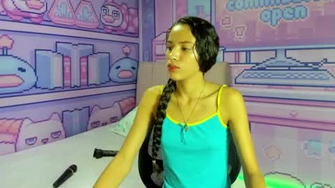 Snapshot of evelin_shy chatting on January 17, 2:50 am Evelin online show from January 17, 2:50 am