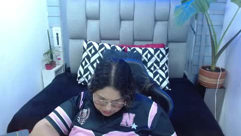evelin zaens online show from April 29, 5:11 am