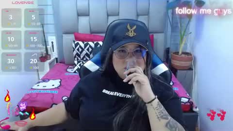 evelin zaens online show from June 20, 5:54 am