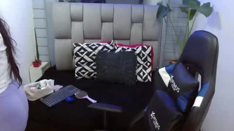 evelin zaens online show from July 2, 3:56 am