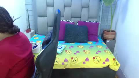 evelin zaens online show from July 21, 3:31 am