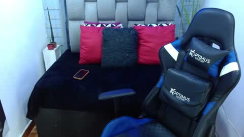 evelin zaens online show from July 29, 4:43 am