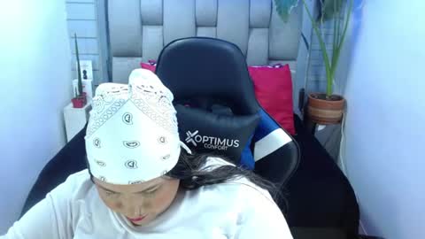 evelin zaens online show from July 30, 4:55 am